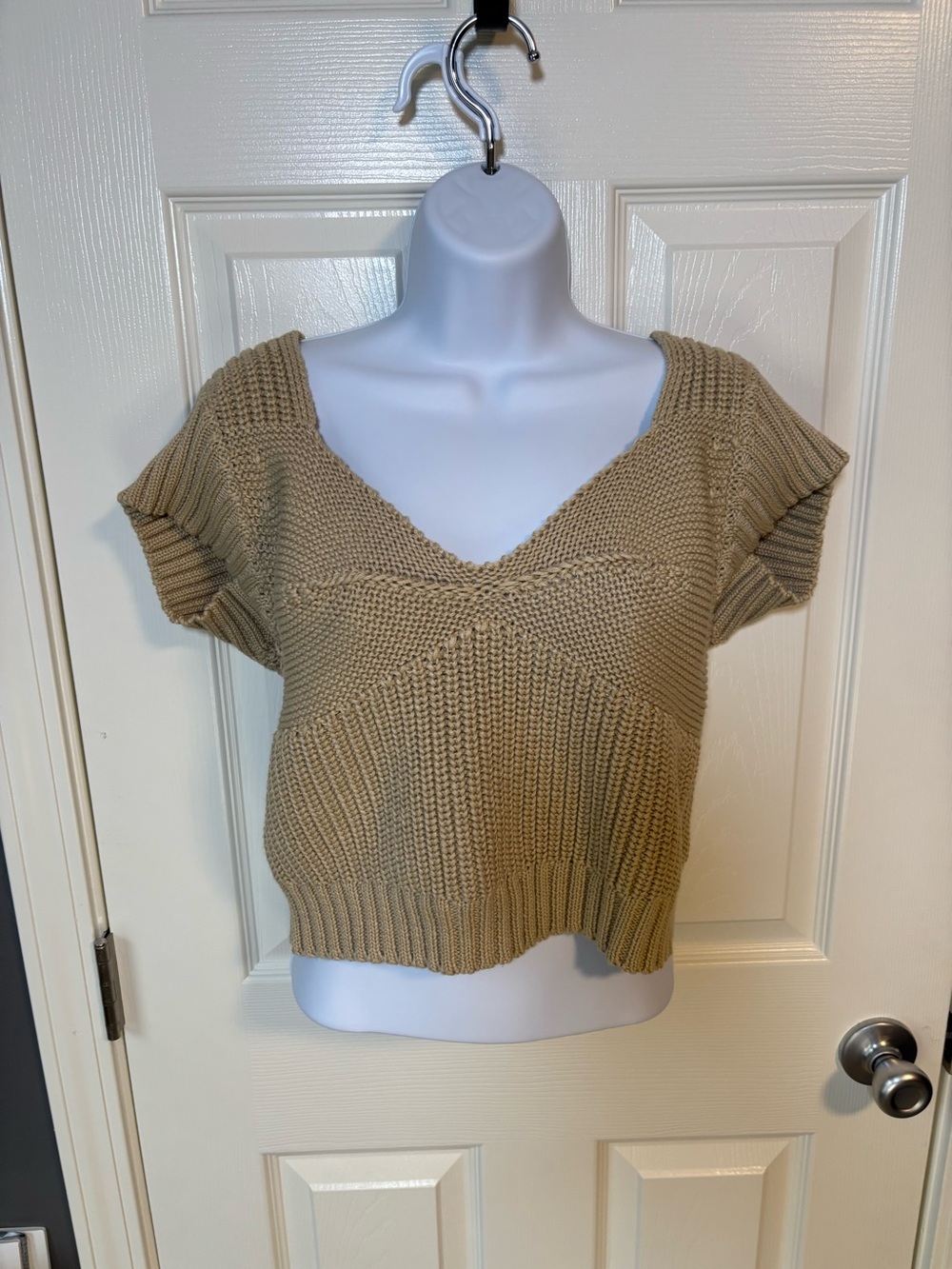 Tan knit short sleeve top with V-neck and cap sleeves by ZSupply size large NWT
